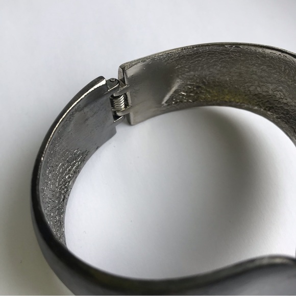 VINTAGE | Two-tone brushed metal bracelet - Picture 7 of 8